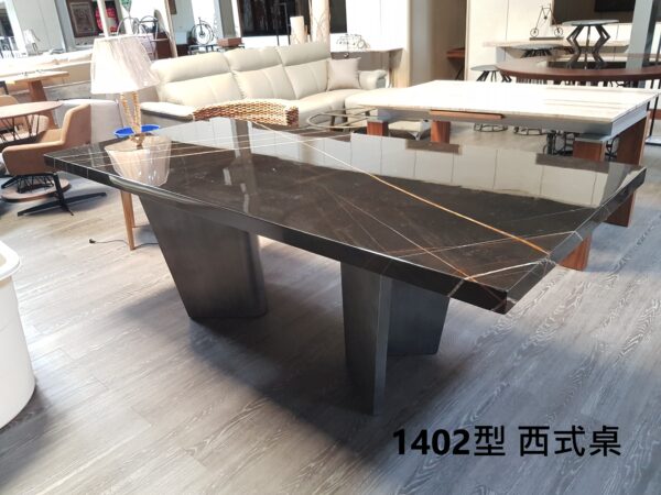 大理石餐桌